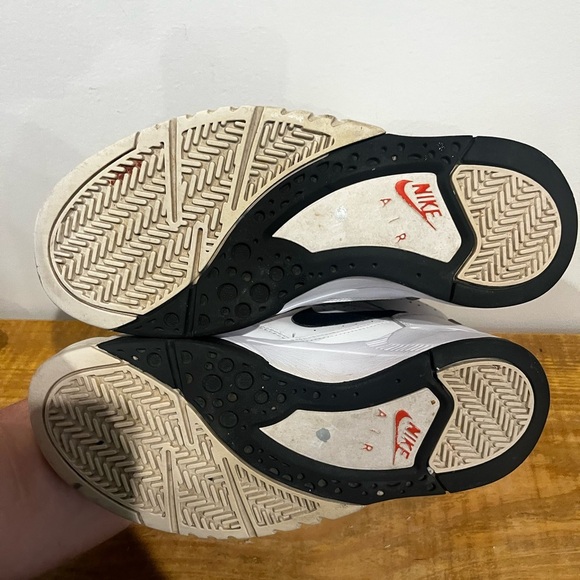 Nike men’s air flight lite ll white and black GUC size 8 minor marks shown* - Picture 14 of 14